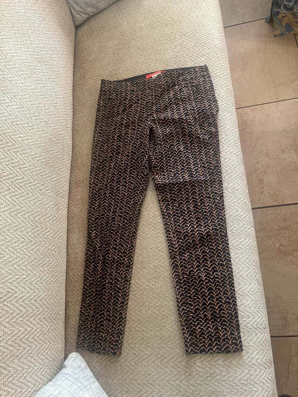 Anthropologie Cartonnier Women's Size 4 Black and Tan Motif Print Ankle Pants